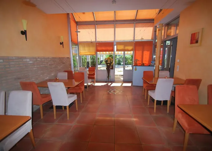 La Promenade Hotel 3*