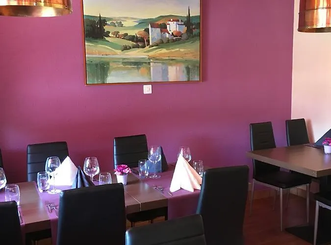 La Promenade Hotel 3*