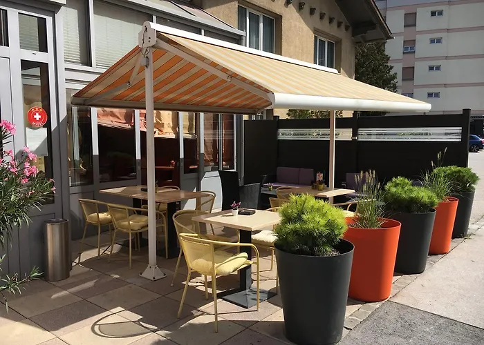 La Promenade Hotel 3*